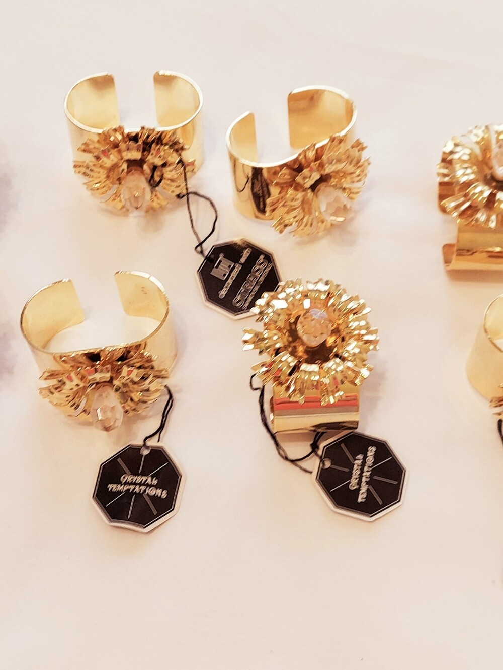 Vintage Crystal Temptations Elegant 24K Goldplaterd Crystal Floral Napkin Ring-8